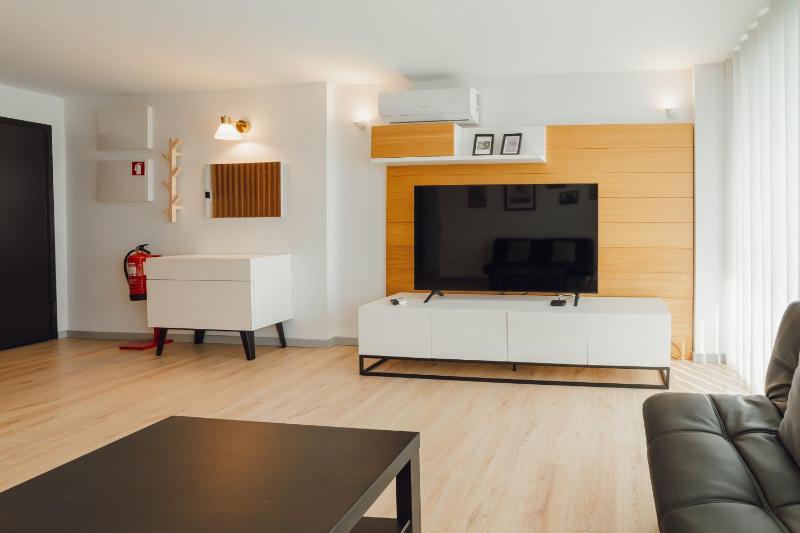 Amazing Pool Apartments by Vacationy - image 48
