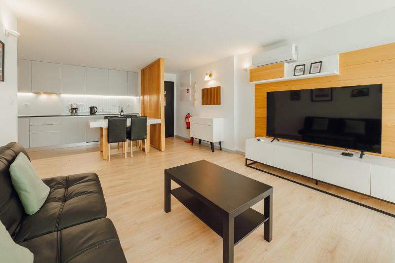 Amazing Pool Apartments by Vacationy - image 45