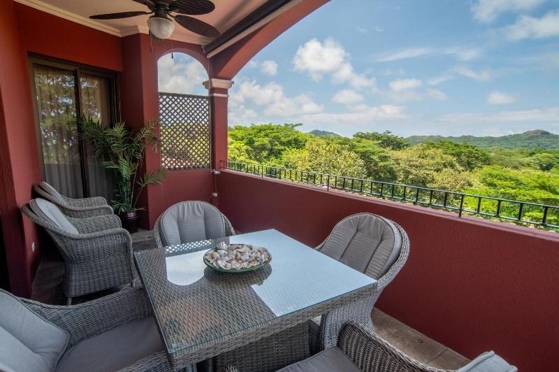 Bright and cozy 3BR Condo - Bougainvillea - Reserva Conchal Golf Resort - image 1