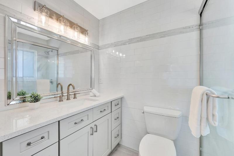 NEW Magnolia Manor 4 bdrm | Private Pool | Vanderbilt Beach & Mercato - image 4