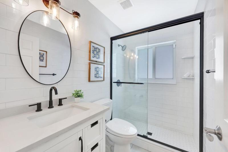 NEW Magnolia Manor 4 bdrm | Private Pool | Vanderbilt Beach & Mercato - image 11