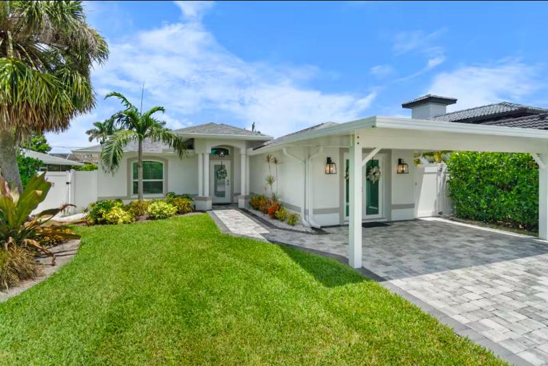 NEW Magnolia Manor 4 bdrm | Private Pool | Vanderbilt Beach & Mercato - image 34