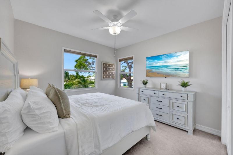 New Coastal Retreat – 4BR/3BA with Private Pool Near Vanderbilt Beach - image 26