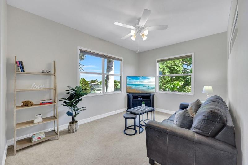 New Coastal Retreat – 4BR/3BA with Private Pool Near Vanderbilt Beach - image 32