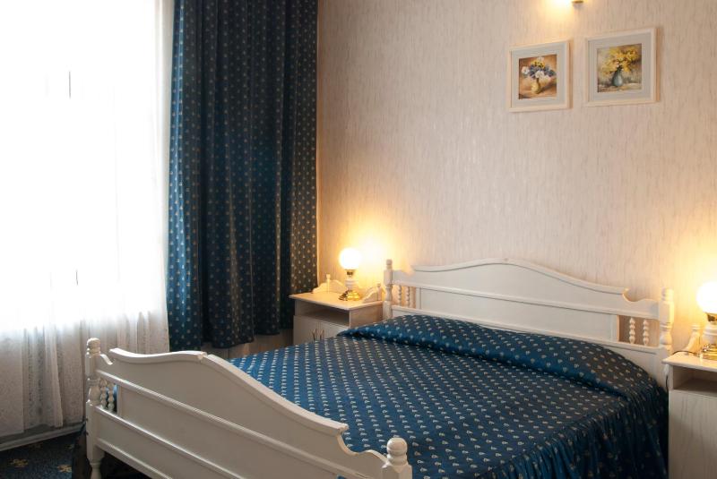 Standard Double Room image 3