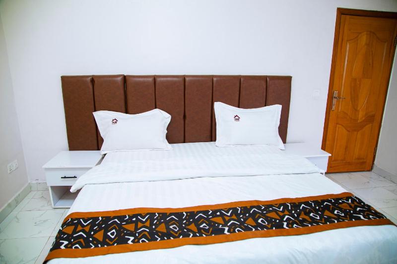 MHB RESIDENCE - image 10