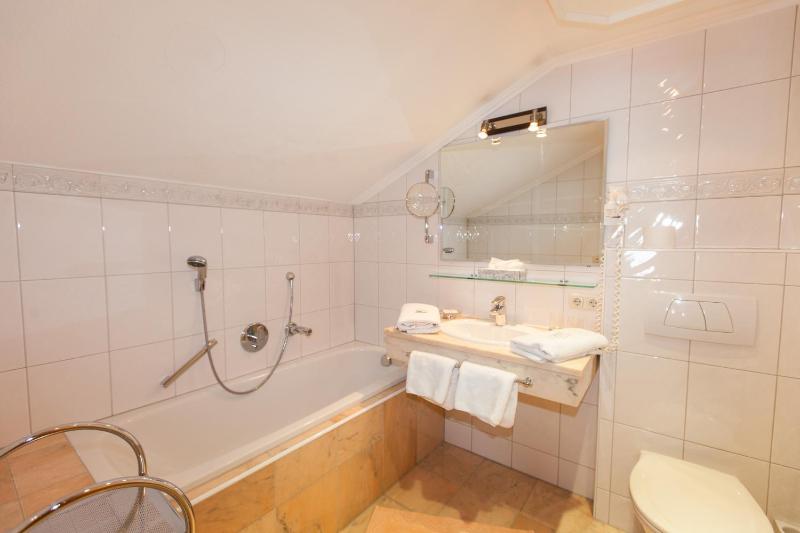 Quadruple Room image 4