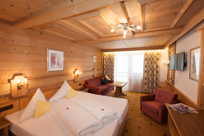 Double Room image 3