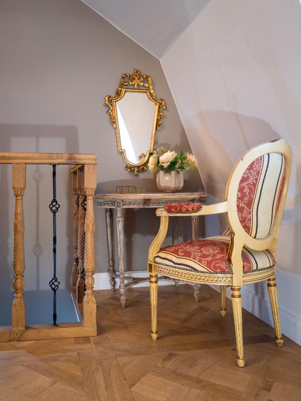 Lovelace Suites Bruges by Threads of Time Hotel - image 13