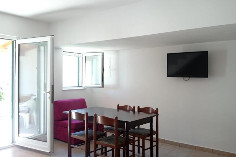 Apartments with parking space Murter - 5089 - image 3