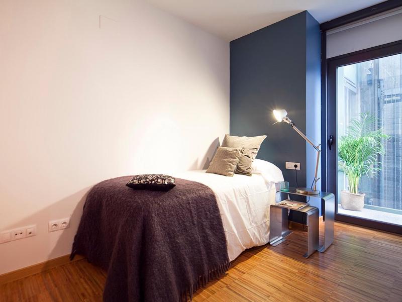 Apartment Barcelona Rentals - Penthouse with Terrace - image 2