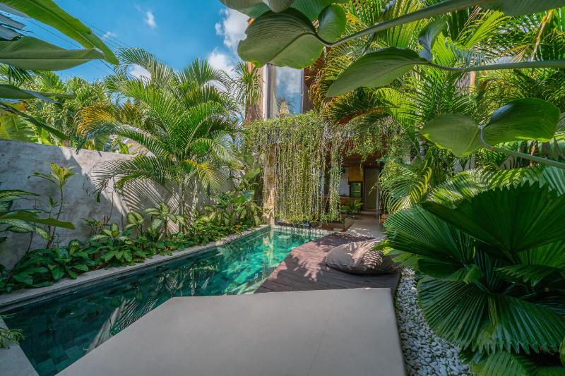 Veda - Sleek 2BR Canggu Oasis with Lush Tropical Vibes! - image 13