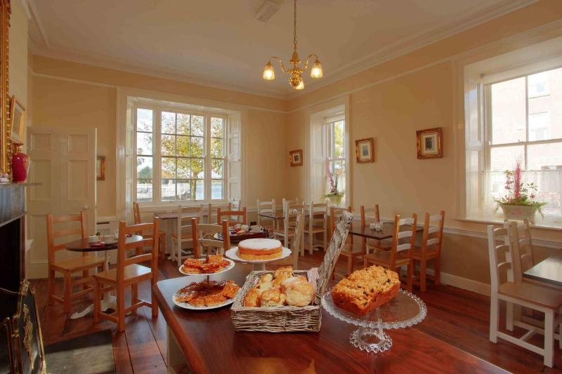 Corrib House Guest Accommodation - image 9