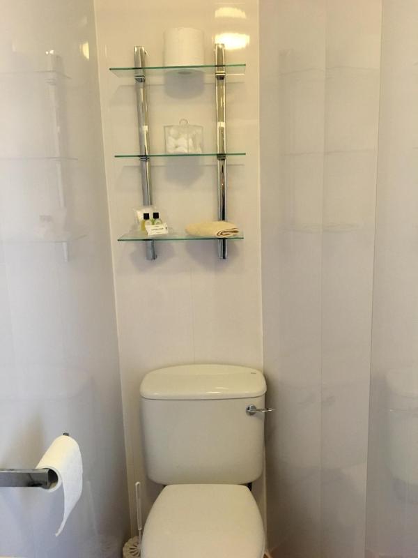 Single Room image 2