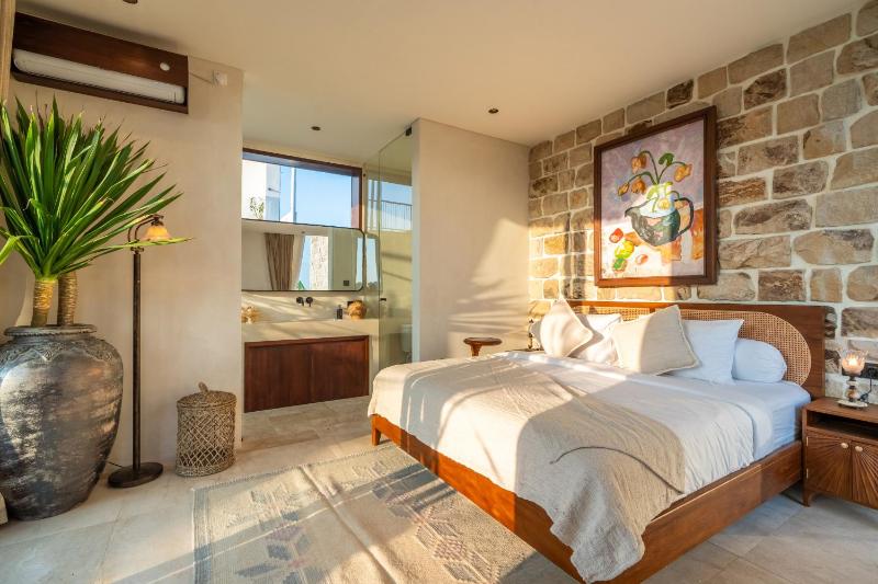 Villa StoneCastle Canggu - image 13