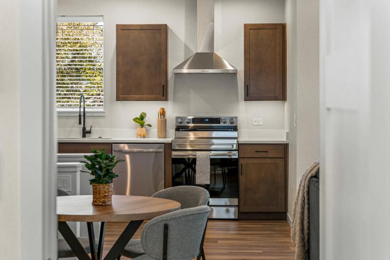The Downtown Loft - image 15