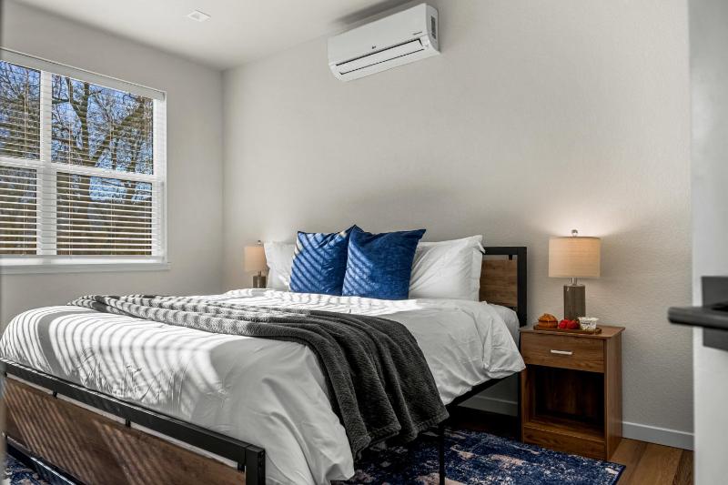 The Downtown Loft - image 19