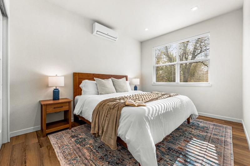The Downtown Loft - image 14