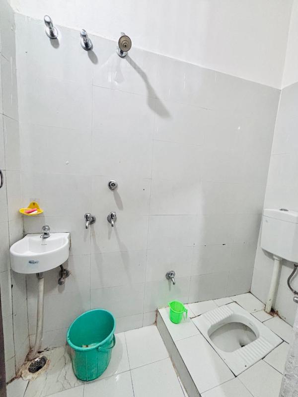 SP guest house 15 km from kashi vishawanath - image 5