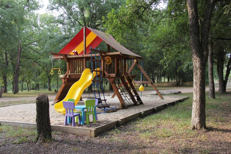 Fig Cabin - image 3