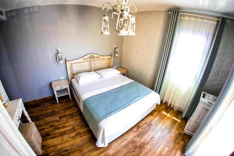 Deluxe Double Room with Sea View image 4