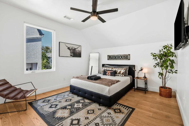 Nashville Haven Luxury Skyline Views - image 14