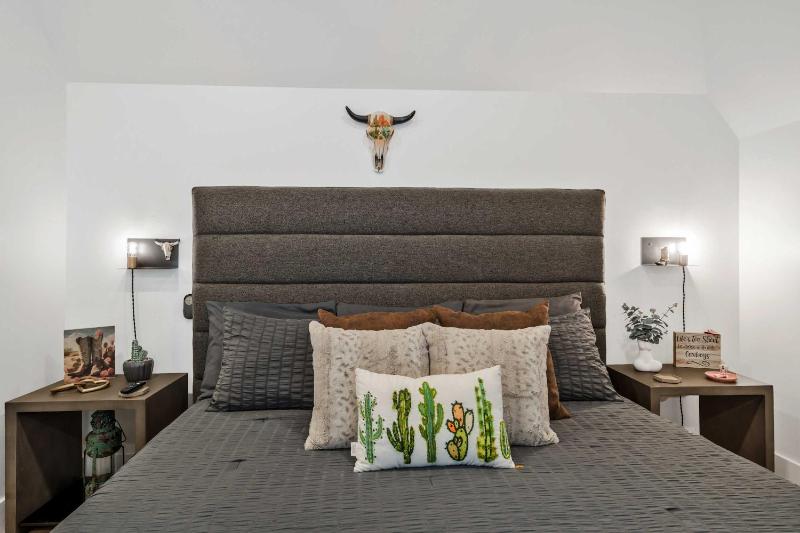 Nashville Haven Luxury Skyline Views - image 12