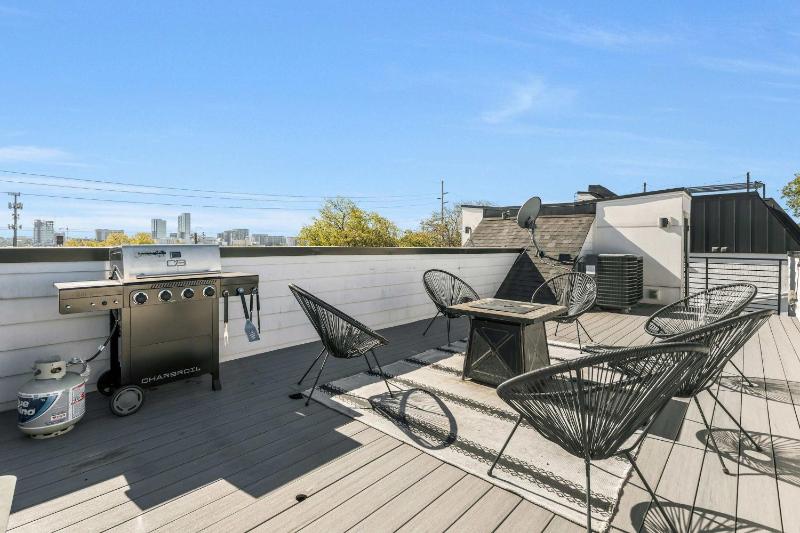 Nashville Haven Luxury Skyline Views - image 3