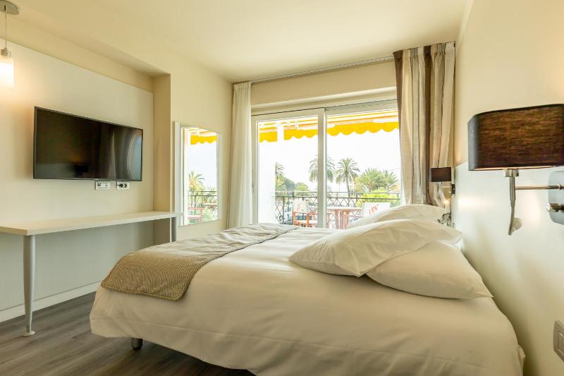 La Dolce Vita Hotel - image 24