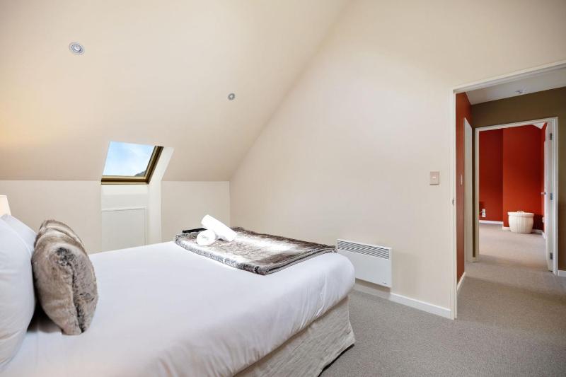 Golden Stay Queenstown - image 1