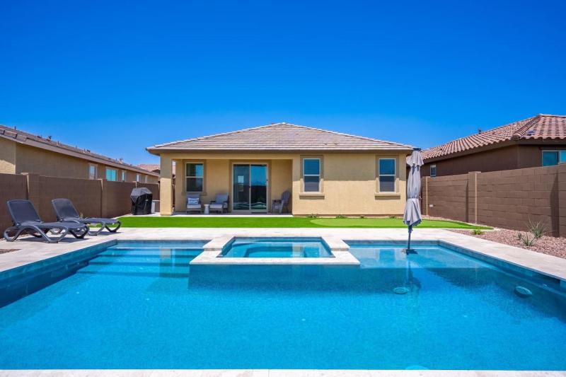 Enjoyable 3 bedroom house with Heated Pool option and Spa same as Hot Tub - image 1