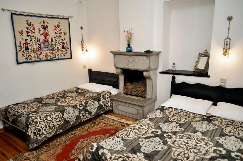 Double or Twin Room with Mountain View image 2