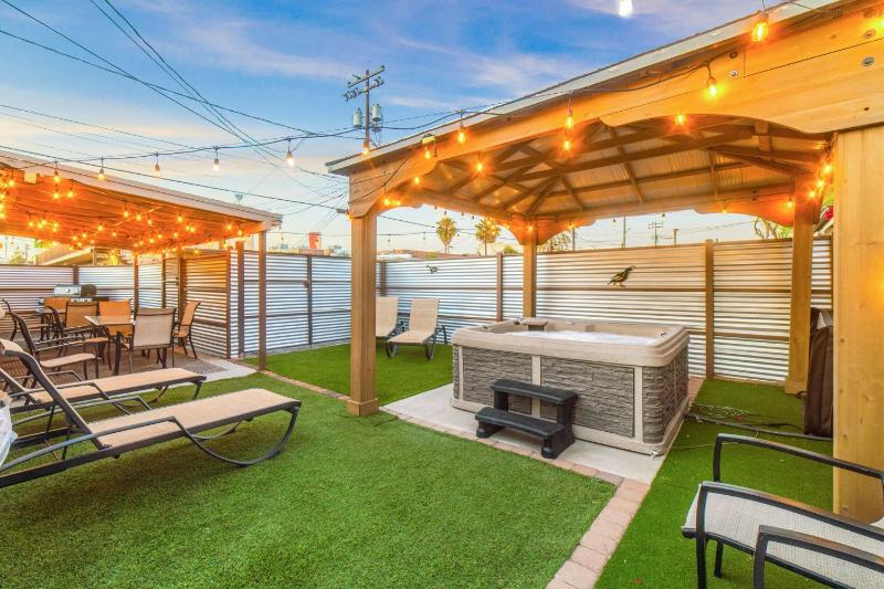Mins from the UofA & Downtown 4BR 2BA Entire Home - image 22