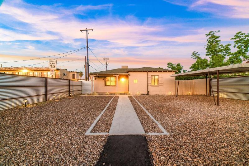 Mins from the UofA & Downtown 4BR 2BA Entire Home - image 31