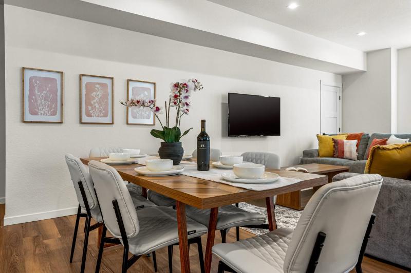 515 S El Paso Unit101 - image 33