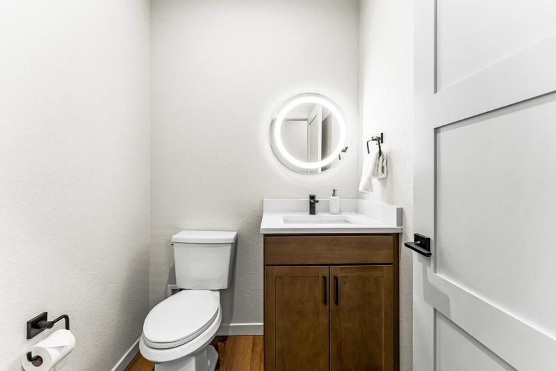 515 S El Paso Unit101 - image 6