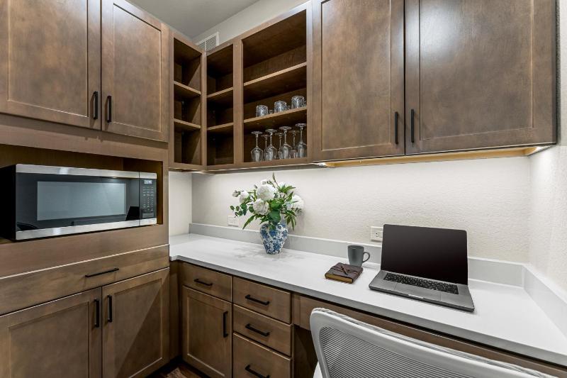 515 S El Paso Unit101 - image 5