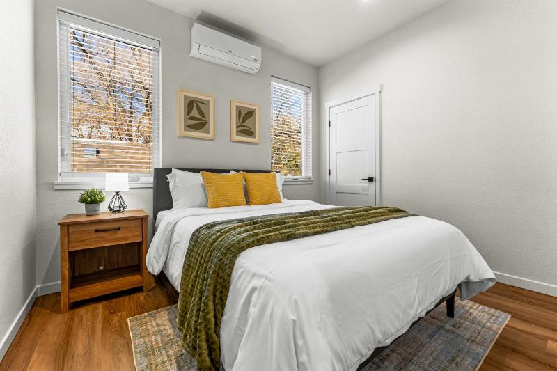 515 S El Paso Unit101 - image 35