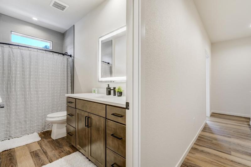 515 S El Paso Unit102 - image 18