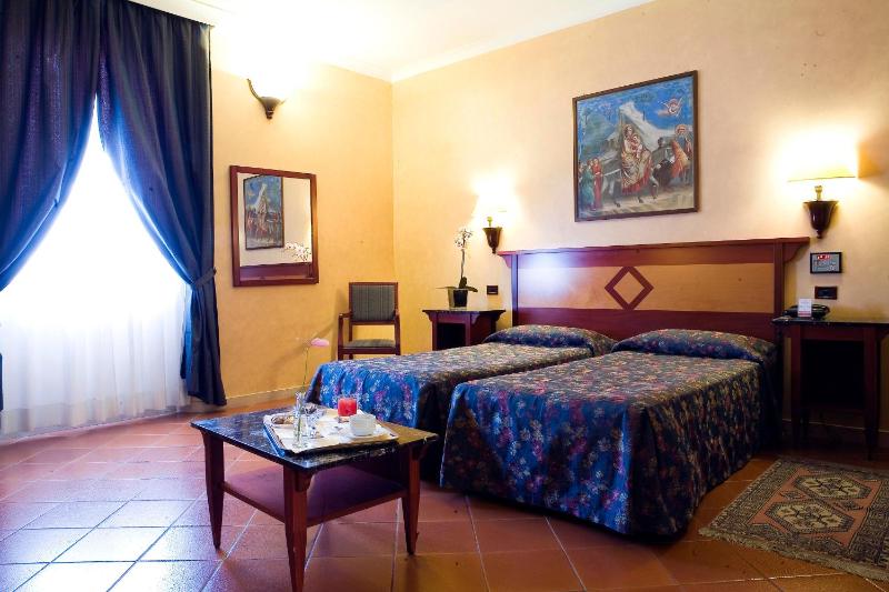 Triple Room image 2