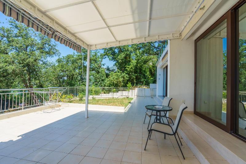 Apartment with Terrace image 2