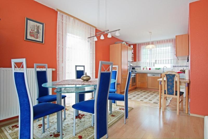 Single Room image 4