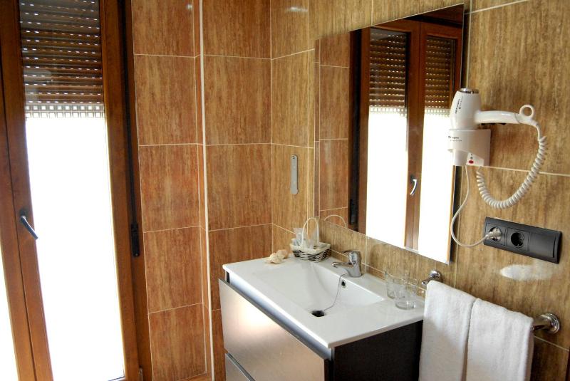 Standard Double or Twin Room image 3