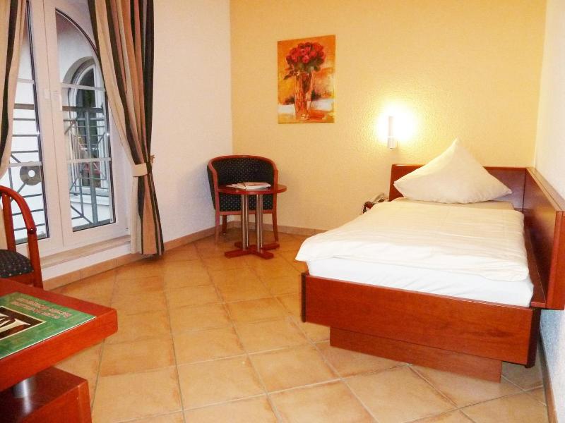 Single Room image 1