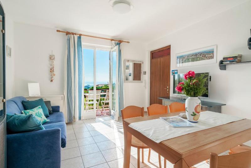 SUNSET BARDOLINO APARTMENT - Regarda Travel - image 15