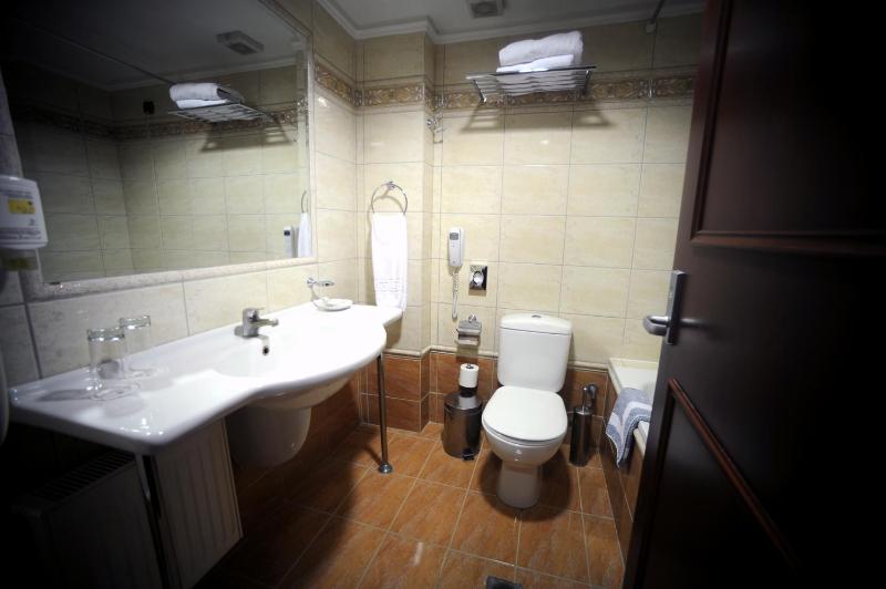 Standard Double Room- Ground Floor image 2
