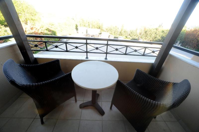 Standard Double Room with Balcony image 2