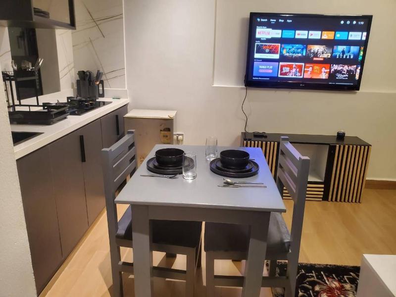Modern Cozy Studio in the Heart of Kampala - image 4