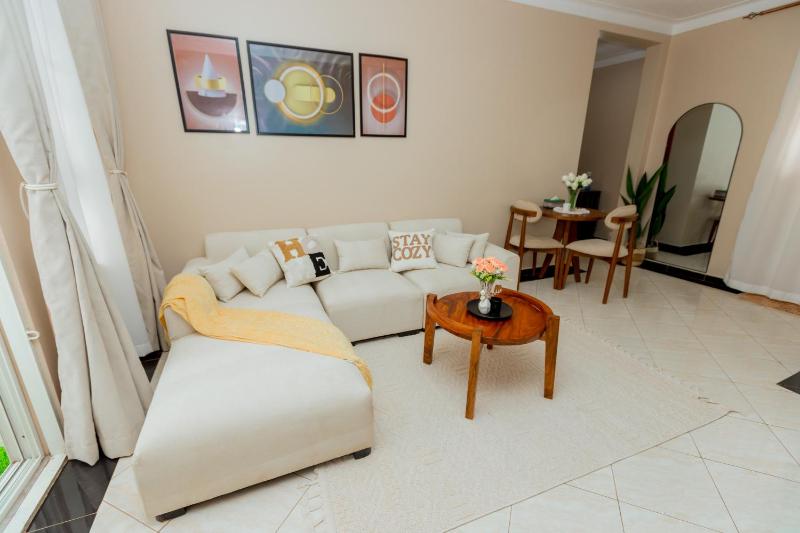 Modern Cozy Haven with balcony views in Kiwatule Ntinda - image 1
