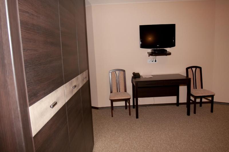 Standard Triple Room image 2
